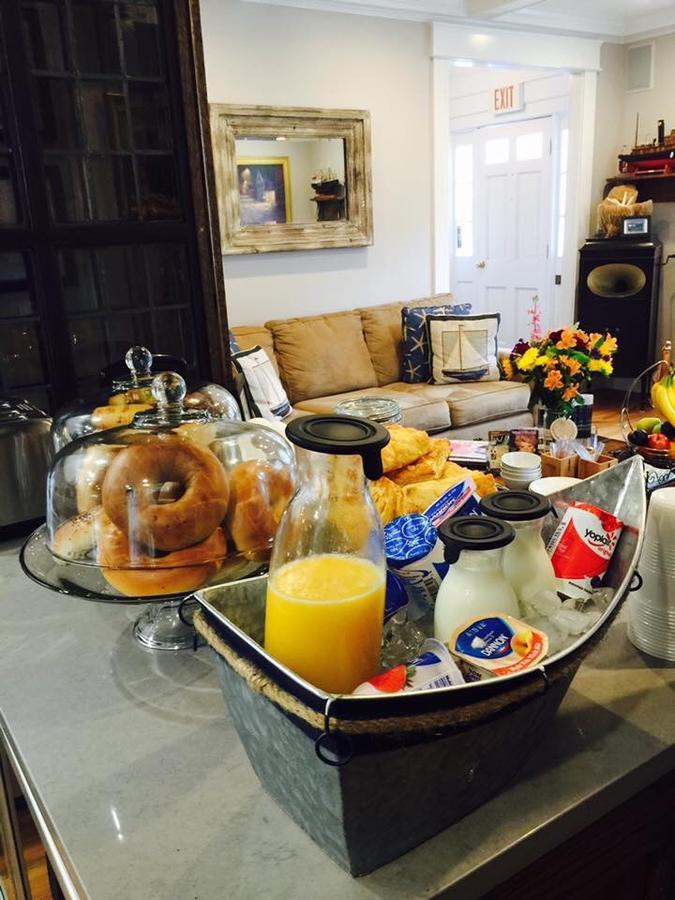 Bed and Breakfast The Clarendon House à Provincetown Extérieur photo