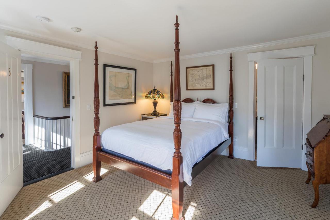 Bed and Breakfast The Clarendon House à Provincetown Extérieur photo